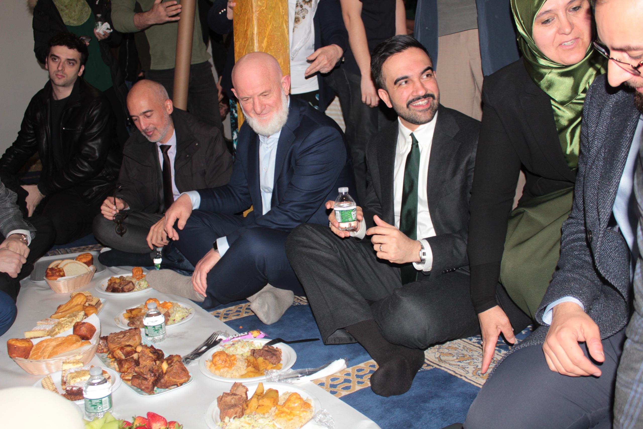 Mayor Mamdani Joins Astoria Mosque for Ramadan Iftar